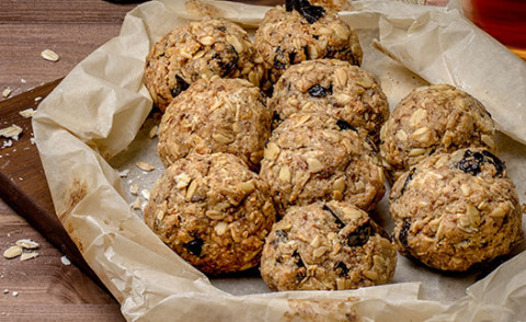 Oat Snack Cakes in a bowl